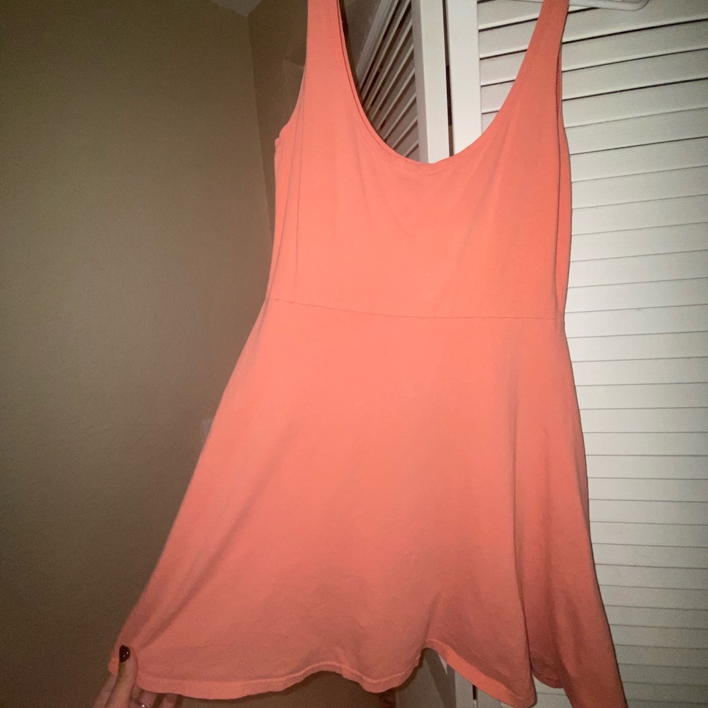 Coral. Nice and stretchy for my big bust girls!